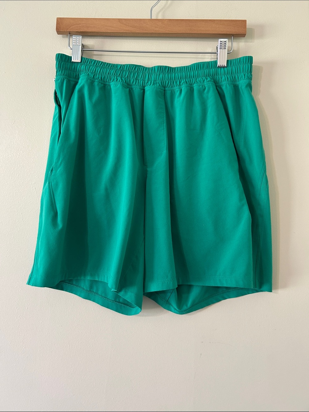 Lululemon Pace Breaker Linerless Shorts 7” Chamomile Green Mens Medium